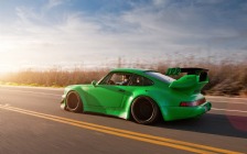 Green Porsche 911 on the Road, Tuning