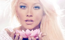 Christina Aguilera, Face