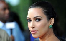 Kim Kardashian, Face