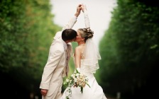 Wedding Couple, Kiss