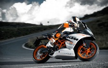 2014 KTM RC390 on the Road, White