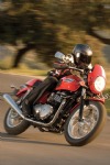 Triumph Thruxton on the Road, Red