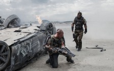 Elysium: Matt Damon & Sharlto Copley