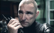 Escape Plan: Vinnie Jones as prison guard Drake