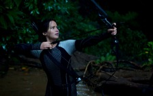 Hunger Games: Catching Fire, Jennifer Lawrence as Katniss, Bow & Arrow