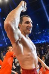 Wladimir Klitschko defeating Tony Thompson